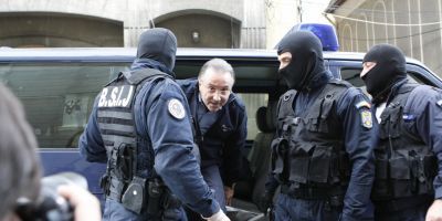 Primarul PSD Gheorghe Nichita a fost retinut pentru 24 de ore. Doi sefi din Politia Locala, incarcerati si ei in dosarul spionilor de la Iasi, alaturi de baron