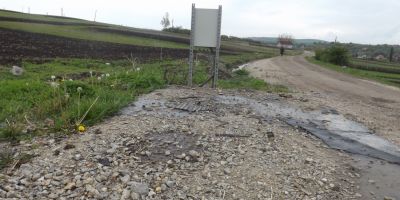 Culmea proiectelor natangi in Romania. Intr-o comuna din Cluj s-a pus canalizare in pustiu, pana la terenul primaritei