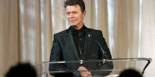 Noi dezvaluiri: David Bowie a descoperit ca sufera de cancer in faza terminala cu trei luni inainte sa moara