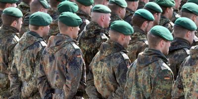 Armata germana verifica daca are militanti ai extremei drepte in randurile sale
