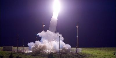 SUA au interceptat cu succes o racheta balistica, in cadrul unui test organizat pe fondul tensiunilor cu Phenianul