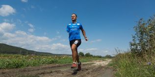 Zugravul fara o mana din Aiud selectat sa alerge la cel mai dur ultramaraton din lume