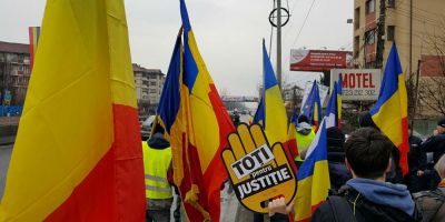 VIDEO Presa internationala: Zeci de mii de romani protesteaza fata de modificarea legilor justitiei. Euronews transmite live protestul de la Bucuresti